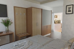 2_habitacion-hotel-armario-minicocina
